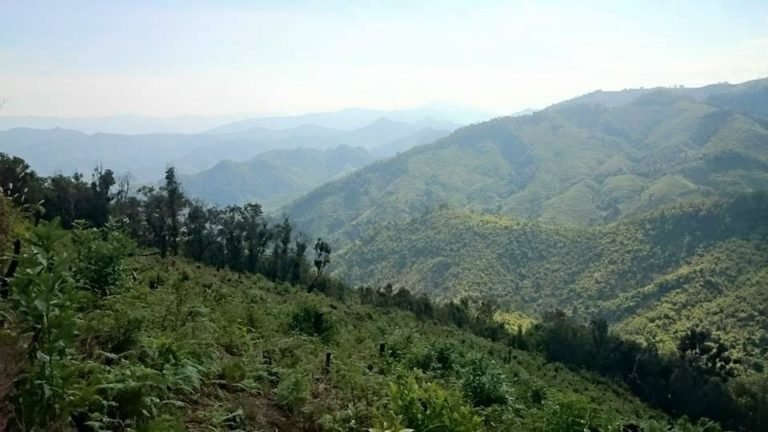 Laos - King of the Hill - Moto-Mania